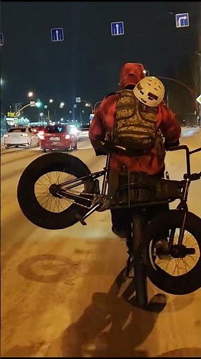 Bicycle delivery by bike: Alexander Zub versus winter and distances!