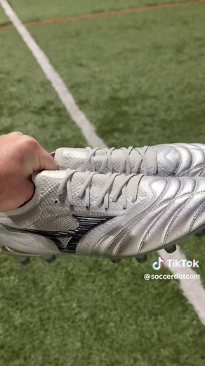 Mizuno Morelia Neo IV Beta Soccer Cleats Review