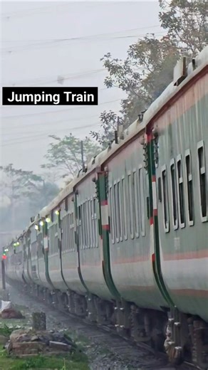 Bumpy railtrack-dancing train 🙄 #shorts #railtrack #train