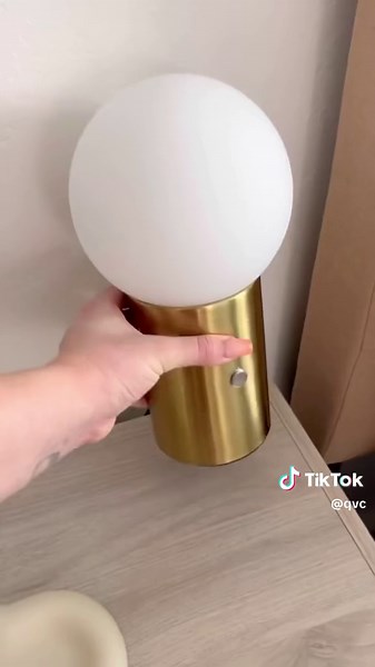 Refresh your bed this season with @everythingenvy!🛏️✨ Checkout @everythingenvy's favorite QVC items for creating the bed of your dreams, including the Northern Nights Set of 2 Luxury Cooling Pillows, by clicking the 🔗 in our bio!💙💤 #springbed #springbedding #springbedroomdecor #bedroomreset #bedroomdecor #bedding #loveQVC