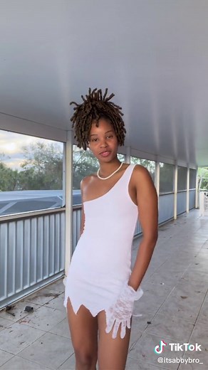 DIY Halloween Costume Tutorial: Wilma Flintstone Inspired Outfit