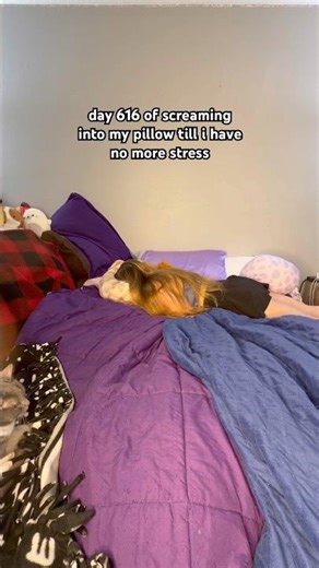 DAY 616 OF SCREAMING INTO MY PILLOW SOX IS BACK