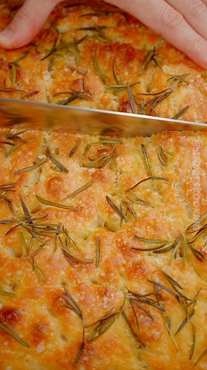 Easy Focaccia Recipe // Receta Focaccia Facil | andrescooking