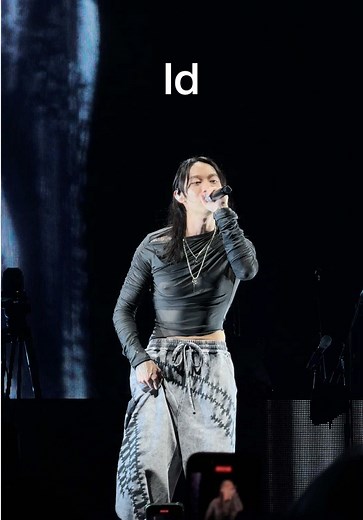 Keshi - Id #keshi #keshiconcert #keshitour #keshithailand #keshirequiemtour #keshirequiemtourbkk #keshirequiemworldtour #thailand #bangkok @keshibeats