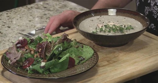 Tim Farmer's Country Kitchen:Mushroom Soup, Fig & Beet Salad and Strawberry Bread Season 4 Episode 13