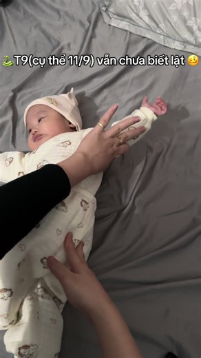 Bé Tập Lật: Những Điều Cần Biết Về Tháng 9