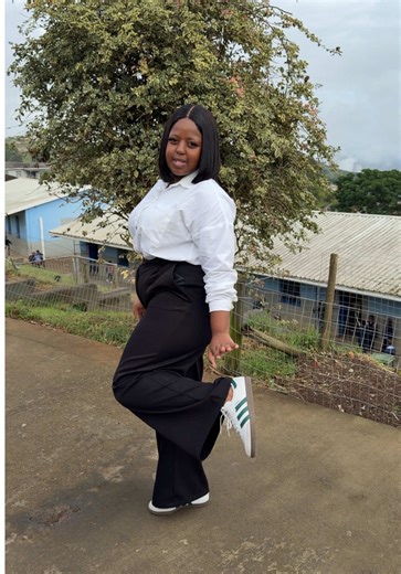 Stylish Black and White Outfit Inspiration