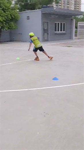 learn speed skating quad #skating #skatingchannel #olympicsport #roadskating #skater #fyp #skate