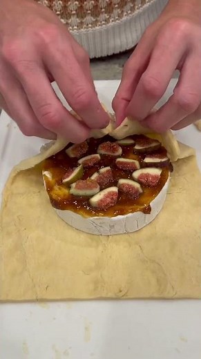Baked Brie with Fig Jam for a perfect fall appetizer