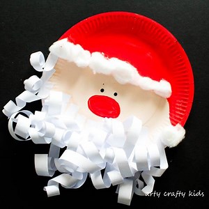 4.3M views · 5.3K reactions | Paper Plate Santa Claus with a lush and bouncy ringlet paper beard! Read more HERE: https://www.artycraftykids.com/craft/paper-plate-santa-claus/ | Arty Crafty Kids | Facebook