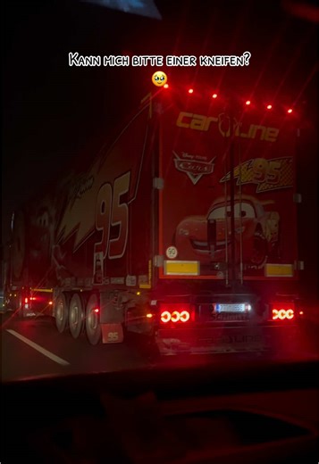 Das beste was ich während einer Autofahrt je gesehen habe😻🚗 #cars #lightningmcqueen #disney #carstruck #carslkw #mack #childhood #kindheit #dream