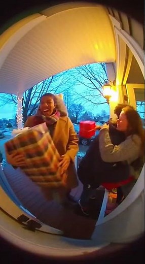Heartwarming Family Christmas Surprise Caught on Camera #christmassurprise #familylove