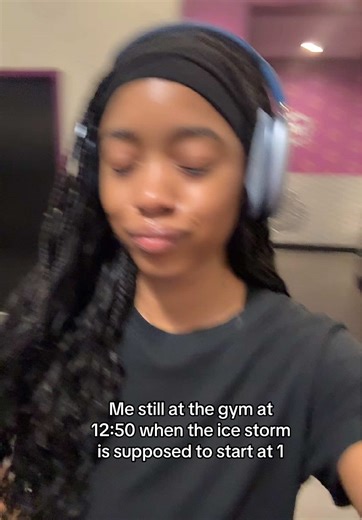 My spring break body isn’t gonna come on it owns😫 #relatable #funny #gymhumor #icestorm #snowstorm #atlsnowstorm #viral #trending #gymtok #gymgirl