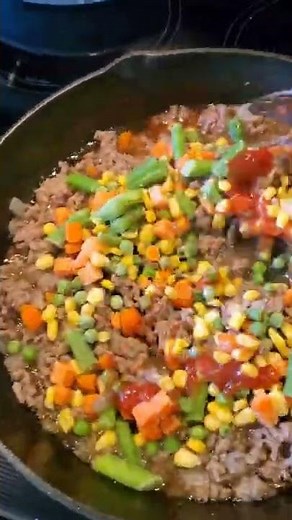 Hashbrown hamburger veggie casserole