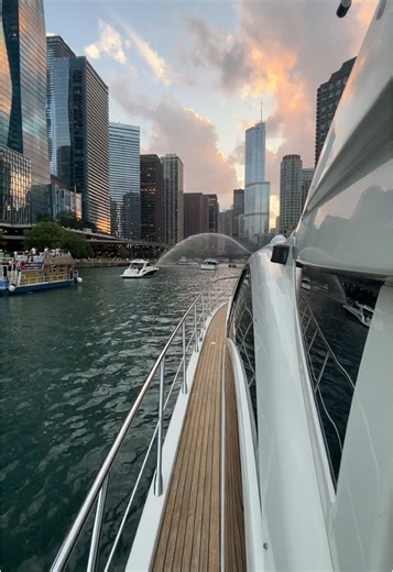 Luxury Yacht Charters in Chicago for Summer Fun