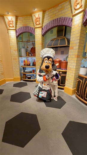 I met Goofy on my birthday, and now we’re best friends! 🎂🐶 #birthdaycelebration #GoofyVibes #disney #disneyland #disneylandresort #disneylandcalifornia #disneylandcaliforniaadventure | Audriana Salcedo