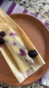 Vegan Blackberry and Cream Cheese Tamales. It is tamales season!! There is nothing better than having sweet tamales and atole once the weather starts to cool down. The tamales are filled with homemade blackberry jam and dairy-free cream cheese. #veganmexicanrecipes #tamaleseason #vegantamales #dairyfree 😍Recipe in the comments | Dora's Table Vegan Mexican Recipes