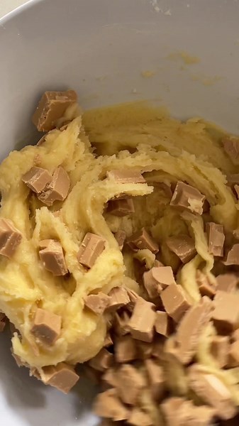 The BEST Ever Basic Cookie Recipe (with Caramilk!)