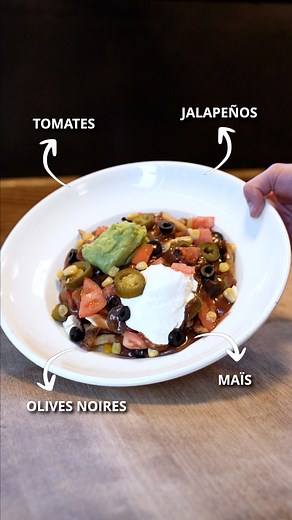 Envie de piquant et de festif ? 🌶️ Laisse-toi tenter par notre Poutine Mexicaine ! Un combo parfait de frites croustillantes, de fromage en grains, de sauce savoureuse et de saveurs épicées du Mexique. 🔥 Passe nous voir ou commande pour emporter. . . Craving something bold and festive? 🌶️ Try our Mexican Poutine! A perfect combo of crispy fries, cheese curds, savory gravy, and all the zesty flavours of Mexico. 🔥 Pass by or order it for pick up. #poutineville #montrealeats #mexicoflavors #mea