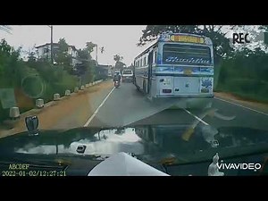 බස් රථ නිසා වෙන අනතුරු 😭 | Bus ratha nisa wena anathuru | වගකීමක් නැති රියදුරන්🤬 Today accident