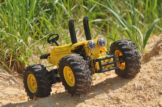 LEGO MOC-151793 RC tractor (Technic 2023)