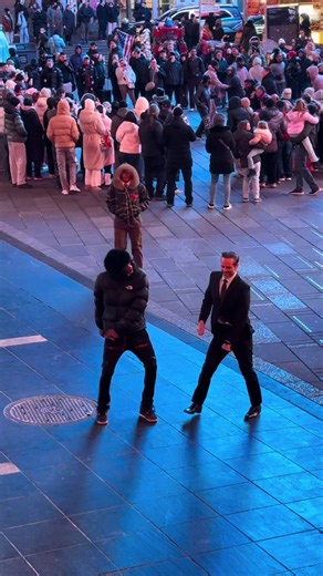 Fortnite lobby in Timesquare 😅 | fortnite lobby