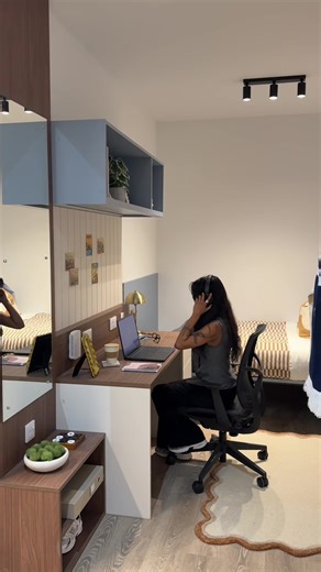 Where essays get written, deadlines get met, and coffee disappears 📚☕️ Study mode: ON. Whether you choose our studio or en-suite room, you’ll have plenty of space to study, switch off and make yourself at home 🏡 Head to the link in our bio to learn more about The Propeller Quarter and secure your room for this September. #ThePropellerQuarter #BristolAccommodation #UWE #UOB #BristolLiving