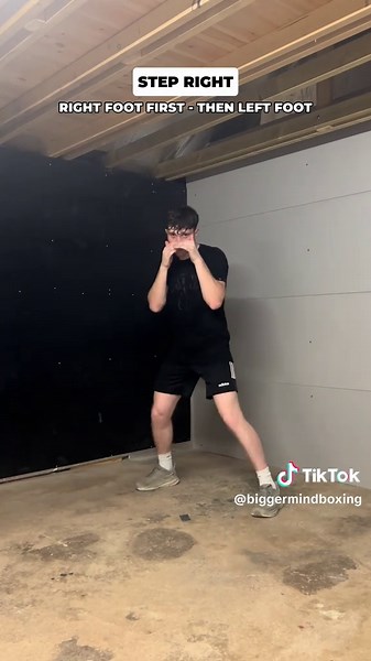 HOW TO IMPROVE YOUR BOXING FOOTWORK FOR BEGINNERS! 🥊🔥 #boxing #boxer #boxing🥊 #boxingtraining #boxingworkout #boxinglife #boxingworld #boxingtok #boxingdrills #fyp