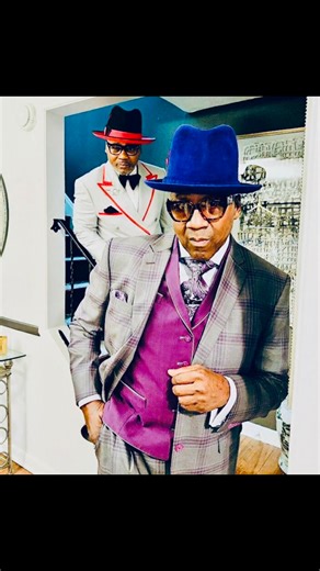 The Beginning & Making of MT Designs — Chicago ✕ Cleveland “2026” Two style kings coming together to create a unique space for custom-designed men’s and women’s suits—affordable, top quality, and one-of-a-kind pieces. 2026 is the year. Now accepting Prom & Wedding Group orders from across the United States. Create your fashion moment with MT Designs. ⸻ 📞 Call (312) 399-0435 ⸻ 📞 Call (312) 399-0435 MT Designs by Mose Townsend 📞 (216) 672-8100 📞 (216) 672-8100 | Craig Howard