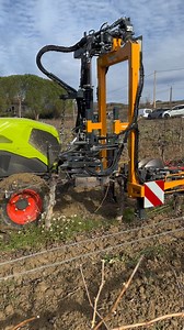 618K views · 6.1K reactions |  Découvrez en avant-première la dernière révolution PELLENC, la gamme COMBIVITI. Un nouveau châssis pour atteler 3 outils, dont notre nouvelle Taille Rase de Précision, LA solution économique pour la taille de vos vignes, et qui permet de limiter les conséquences liées au gel ! Demandez dès maintenant une démonstration au cœur de vos vignes  https://www.pellenc.com/fr-fr/formulaire-produit?request=demonstration | Pellenc | Facebook