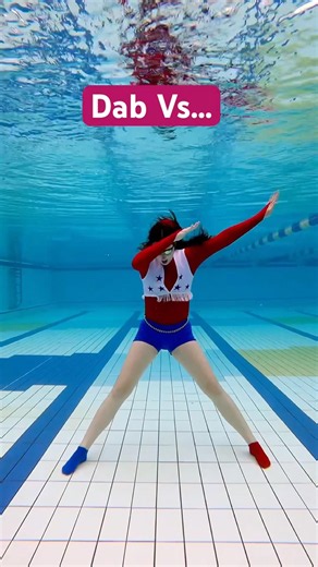 Dab Vs. Leg Dab Underwater 💦