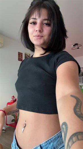 Kuki: El fenómeno del pelo y las remeras