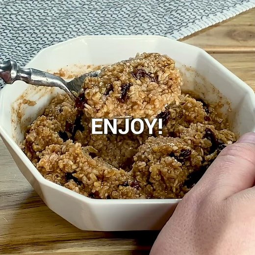 Quick OATMEAL POWER BREAKFAST recipe for muscle recovery: 2 MINUTE Microwave Oatmeal + Protein