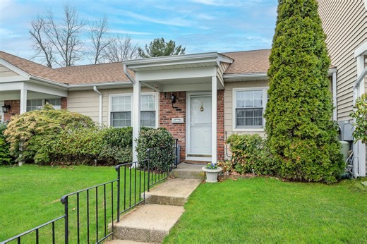 85 Hayloft Ct, Huntington Station, NY 11746 - MLS 844734 - Coldwell Banker