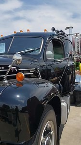 Old School Mack Truck 😍 #antique #vintage #oldschool #trucking #truckdriver #trucker #dieseltrucks #truckers #oldies | iTrucker