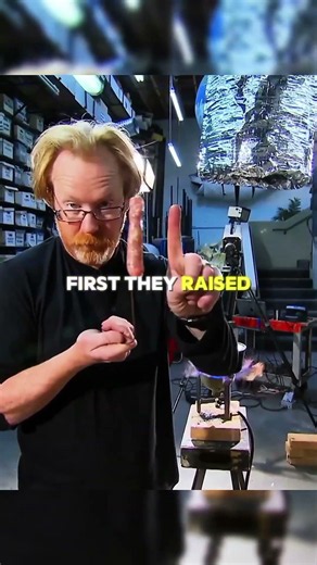 Leidenfrost Effect: How a Wet Hand Survives Molten Metal #shorts
