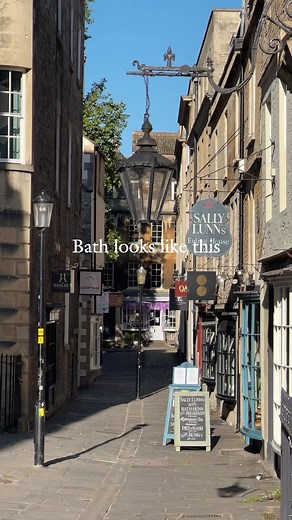 Welcome to the beautifully historic city that has it all ✨ This is Bath, a small Georgian city in England that is completely surrounded by the wonderful English countryside 🌱 One of my favourite things about living here is how accessible the countryside is, as it’s a tiny city you don’t need to drive and can instead simply go out on an evening walk with a picnic in nature 🧺 Next time you visit Bath, be sure to make some time to visit the countryside around it - some of my favourite places incl