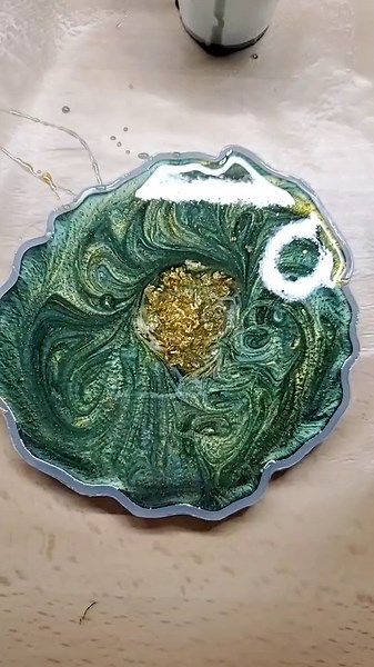 Late Night Pour Resin Art Geode Coaster Epoxy Tutorial