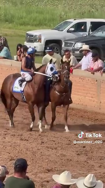 La Chupitos cuadra don fidencio #viralvideotiktok #🔥🔥🔥🔥🔥🔥🔥🔥🔥🔥 #chuladaaaaa🔥🤩🥴💪🏼 #caballosdecarreras🐎🐴💯 #carrerasdecaballos