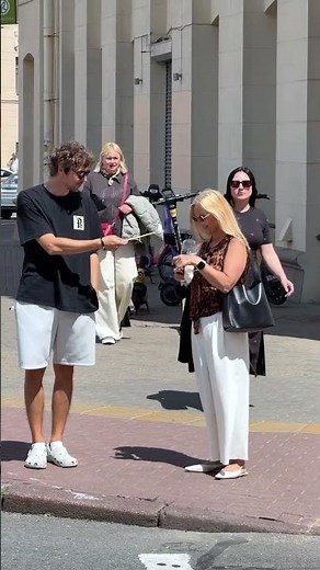 She didn't expect this #AlexEasy #Pranks