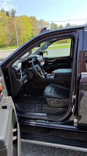 Denali Interior: Luxury Truck or Luxury SUV? #GMCSierra #Denali #TruckReview #PickupTruck #Shorts