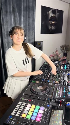 Does this sound like an INSANE Summer mix?? ☀️🎧