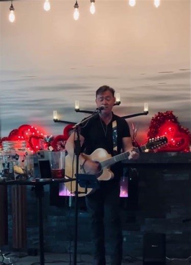 A Little Jumbo 12 String Sweet Child O Mine