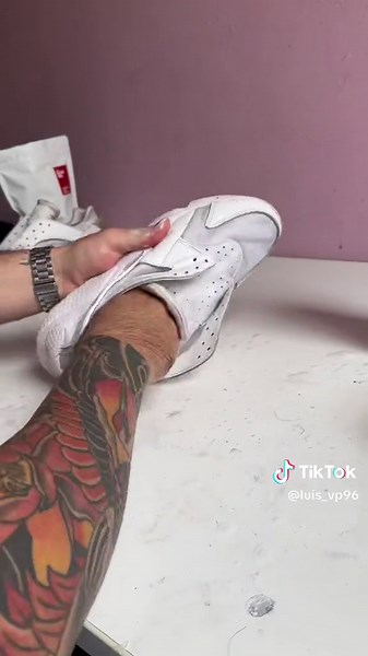 Perdonen la voz, me enfermé xD #sneakers #fypシ #viral #restoration #nike