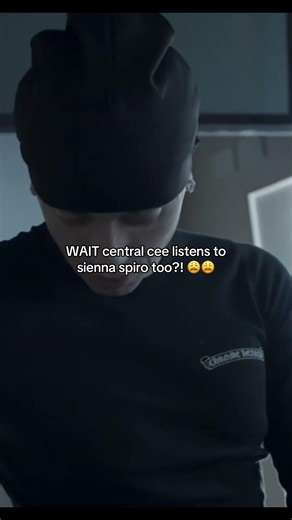 HE LITERALLY PLAYED DIE ON THIS HILL IN HIS VLOG OMG 😩😩 SPIRO #siennaspiro #centralcee #london