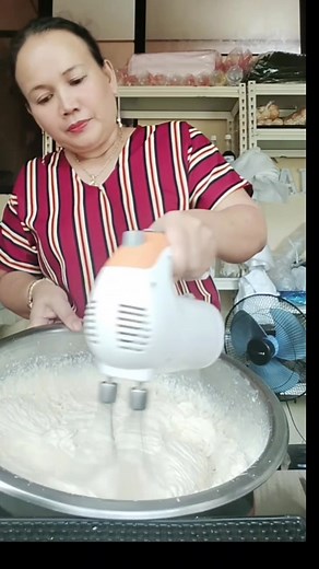 homemade ice cream para sa float! | Analyn Petate