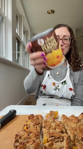 Easy Peach Crumble Bars Recipe for a Delicious Snack
