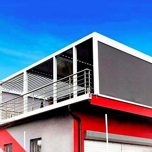 [Hot Item] Weather Sensor Waterproof Aluminum Louvre Roof Pergola Louvered Shading Roof Garden Pergola Metal for Garden