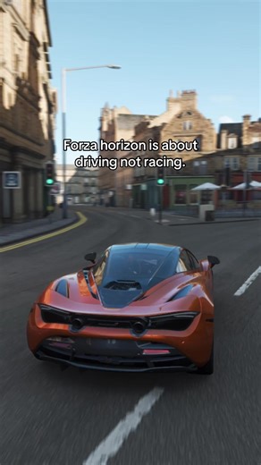 Exploring Forza Horizon 4: McLaren F1 Driving Experience