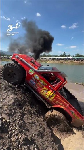 Car VS Mud Pit! 🔥